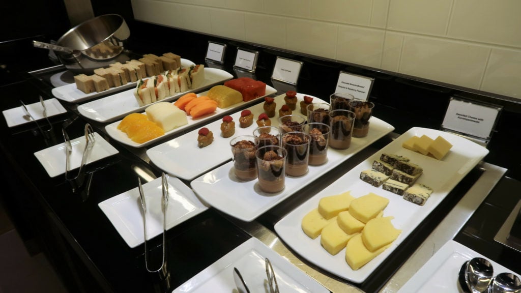 british airways singapore lounge review