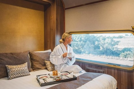 indian pacific luxury qantas points